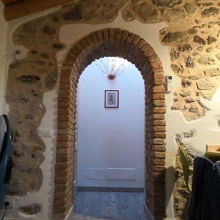 Апартаменты Casa Nel Borgo - Il Gufo Tremosine Экстерьер фото