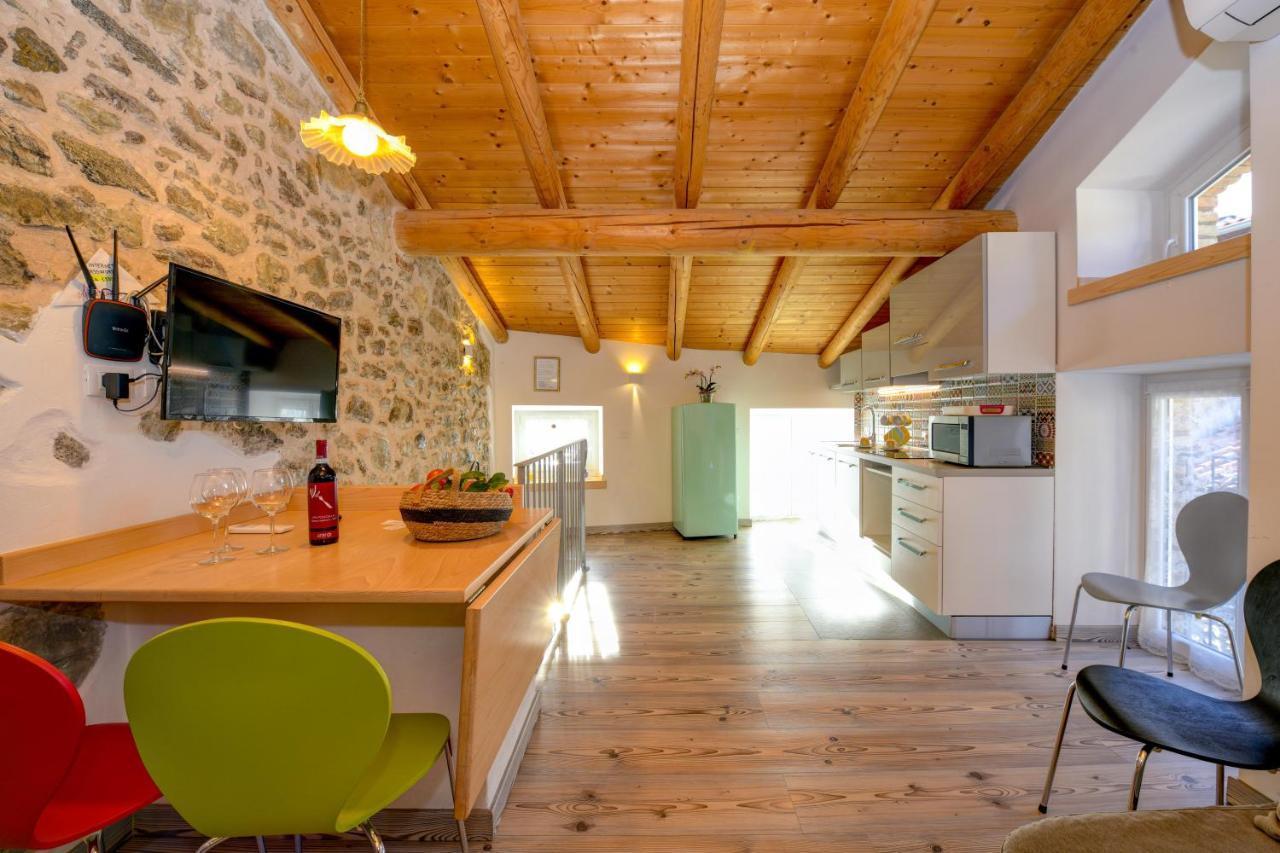 Апартаменты Casa Nel Borgo - Il Gufo Tremosine Экстерьер фото