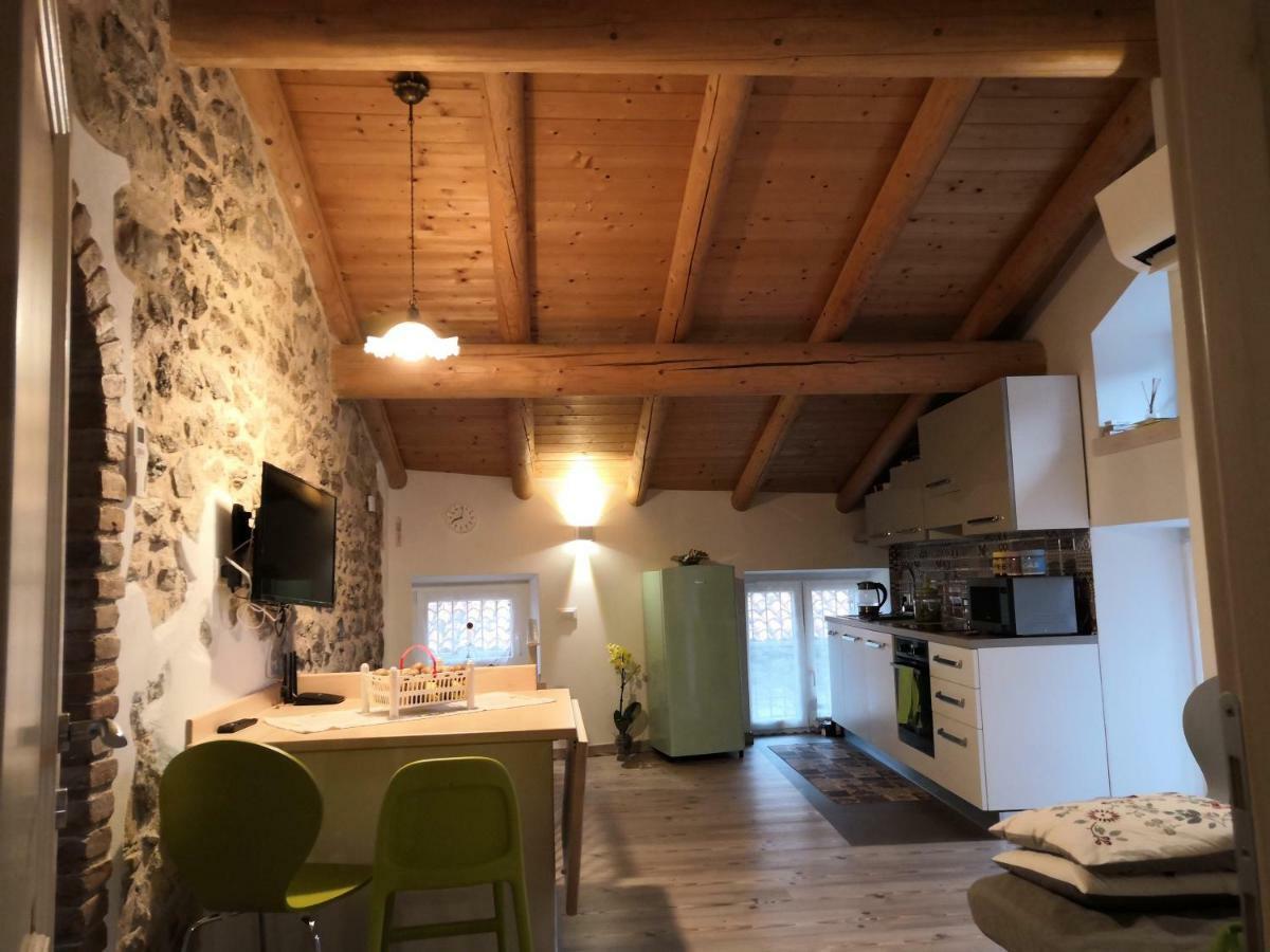 Апартаменты Casa Nel Borgo - Il Gufo Tremosine Экстерьер фото