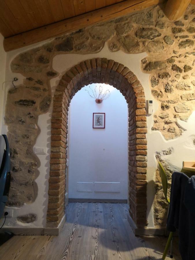 Апартаменты Casa Nel Borgo - Il Gufo Tremosine Экстерьер фото